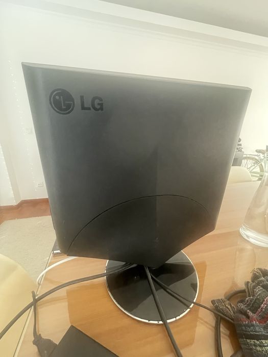 Monitor 19” LG L1960TQ preto