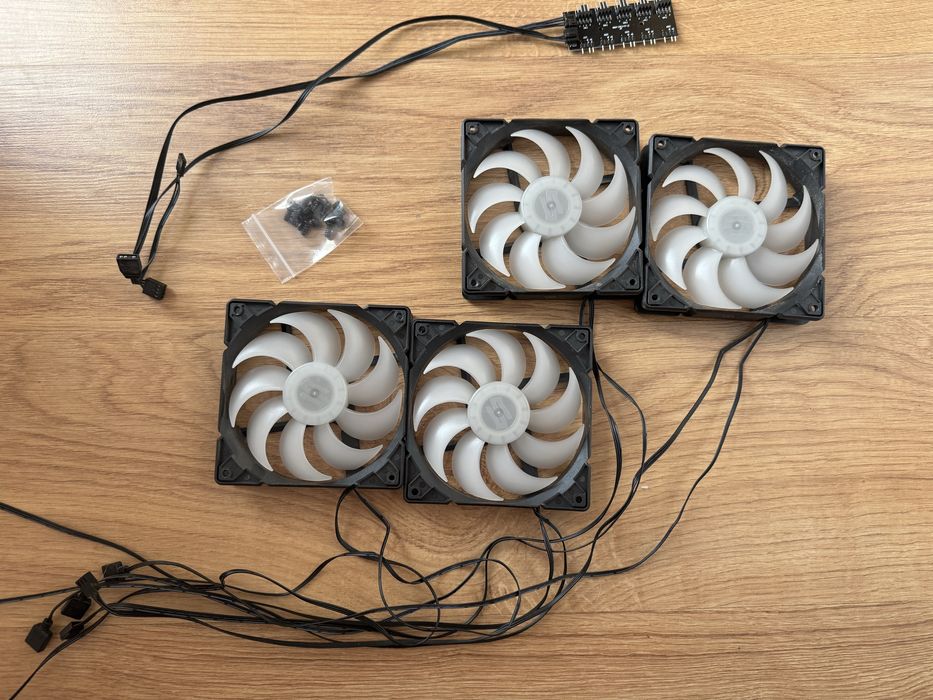 4x wentylatory SilentiumPC + kontroler + srubki