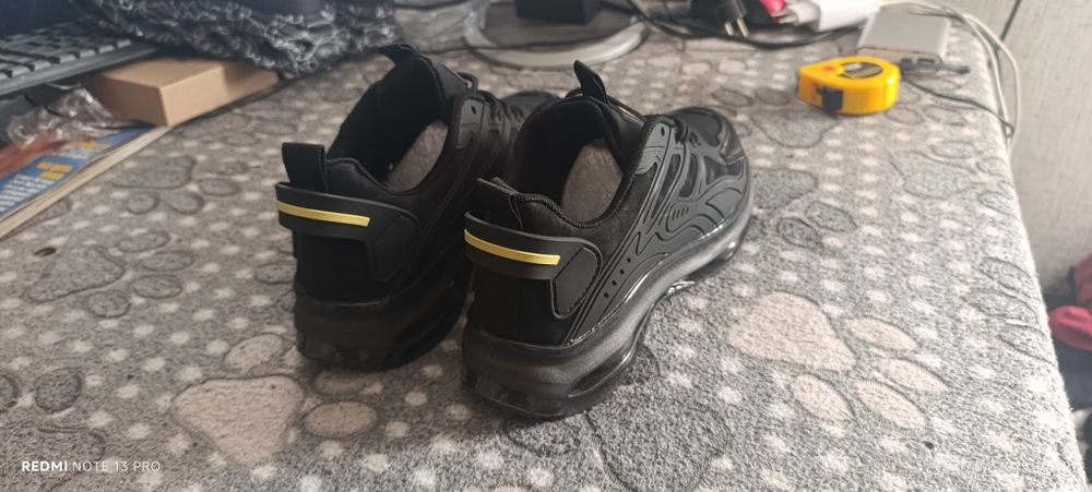 Не підійшов розмір трохи малі 41 по стелькі 26.5  42 по стелькі 27 см