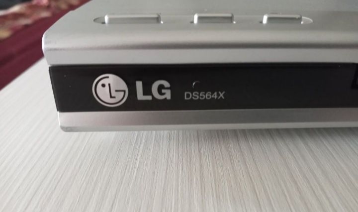 DVD плеєр LG DS564X, DVD плеєр Saturn ST1704