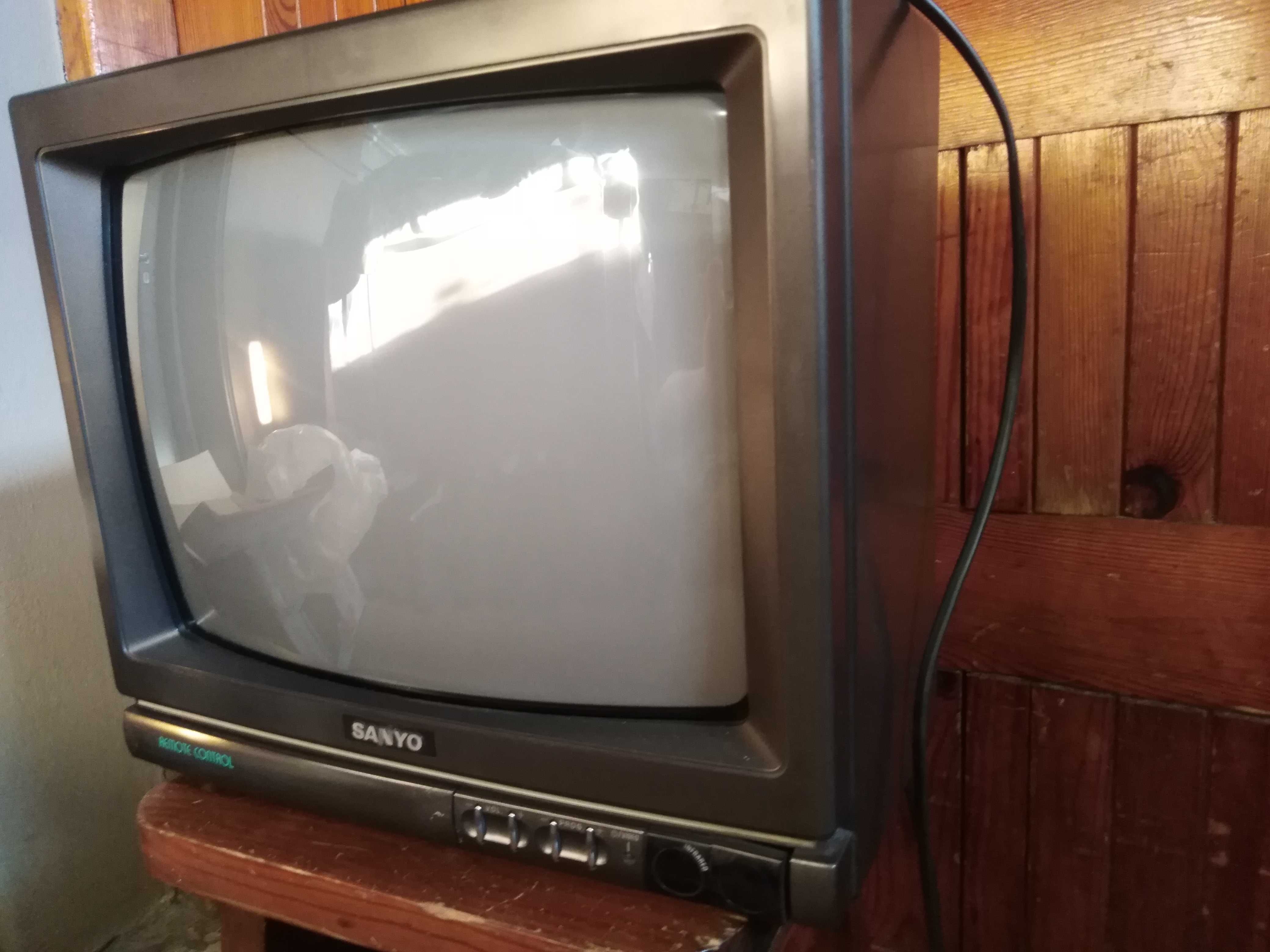 Telewizor przenośny Sanyo 14 cali CED3011PV pilot Dostawa Wa-wa okolic