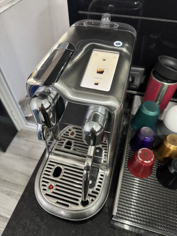 Máquina Café Nespresso Creatista Pro