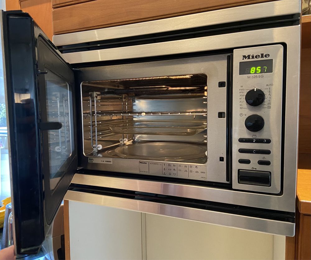 Kuchenka mikrofalowa Miele M 625 EG grill do zabudowy