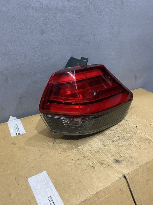 Задний правый стоп фонарь Nissan X-Trail t32 Rogue