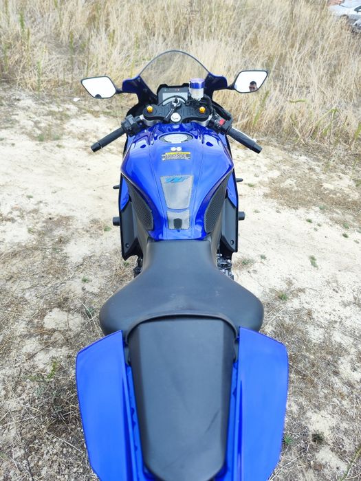 Yamaha  R7  2022
