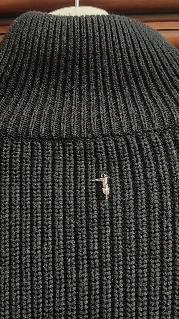 Свитер Trussardi