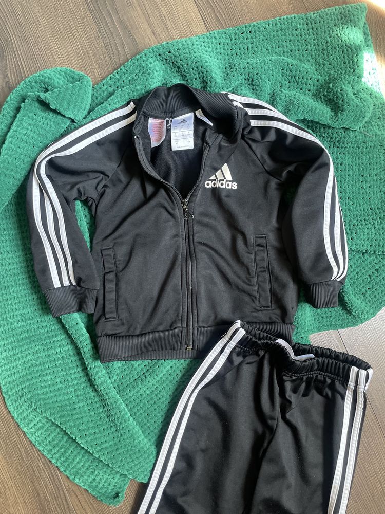Чорний  оригінальний спортивний костюм adidas 3-4 років