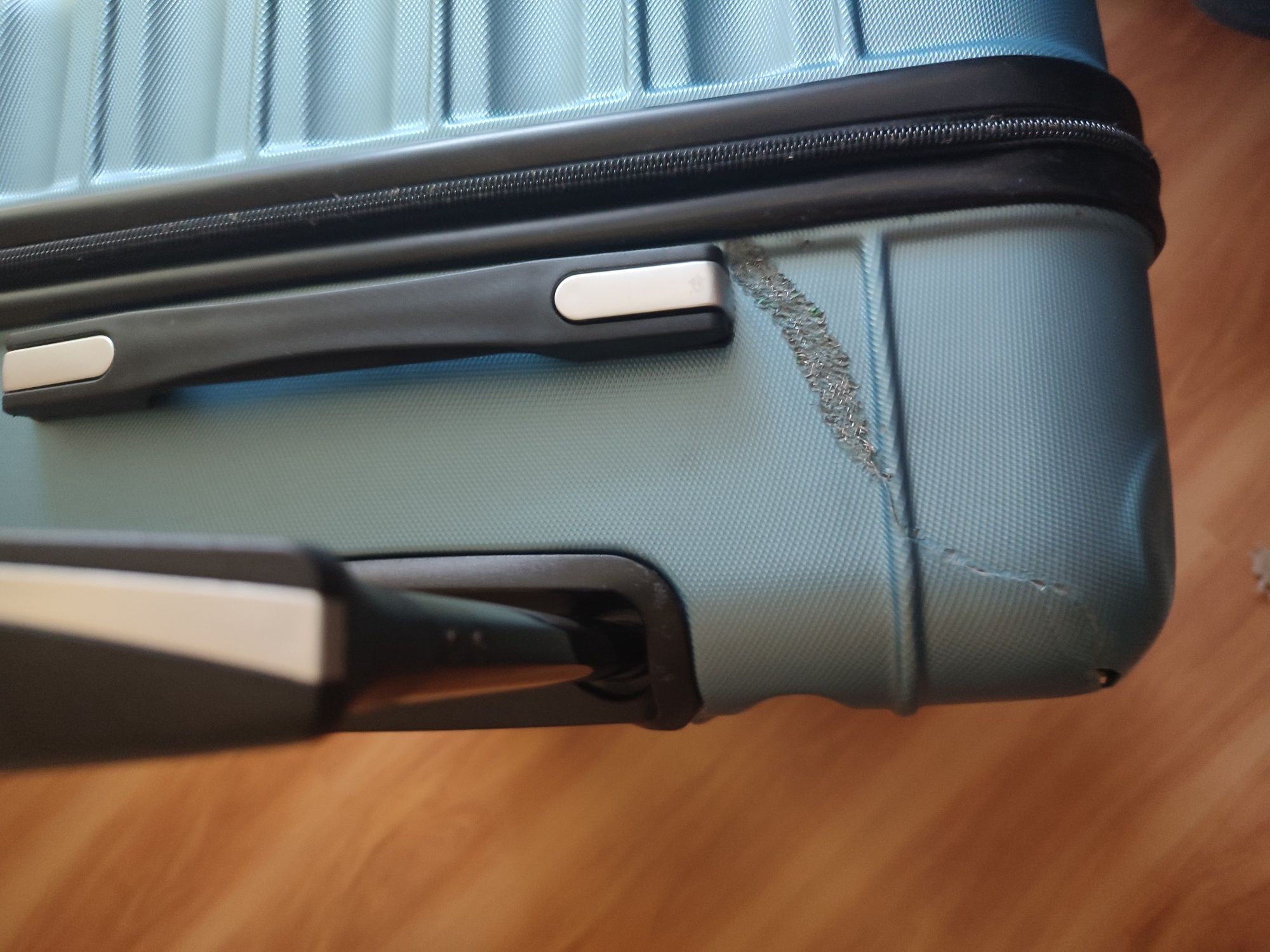 Walizka podróżna duża XL "BAGSTONE" - uszkodzona.