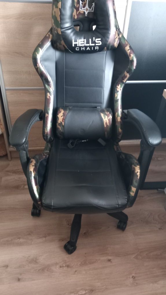 Krzeslo gamingowe obrotowe