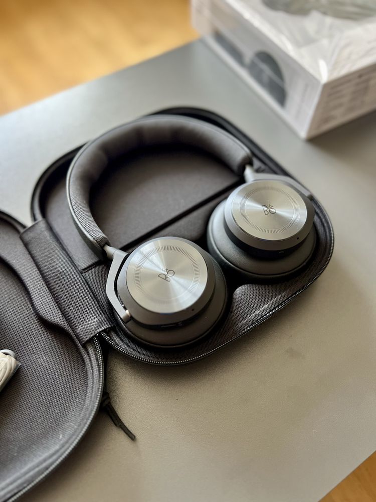 Навушники Bang & Olufsen
