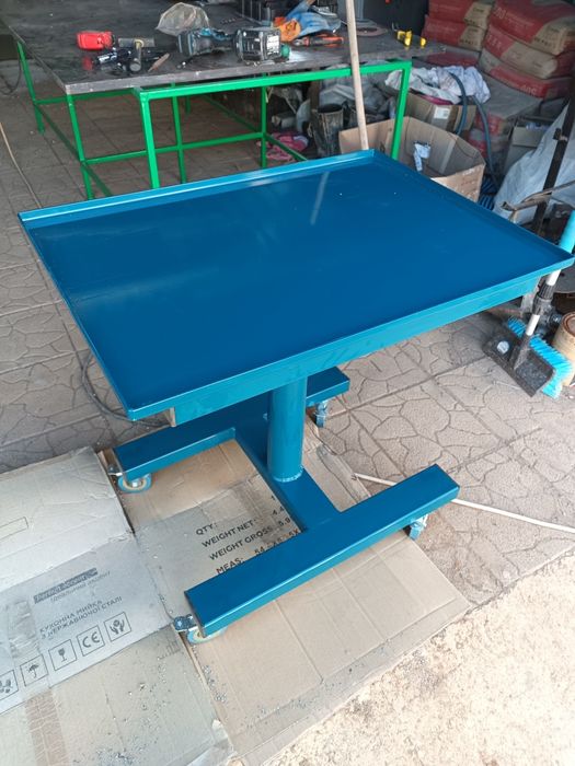 Століки металеві під різні цілі