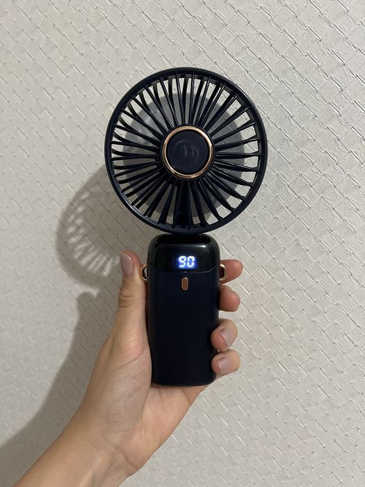 Ручной мини вентилятор