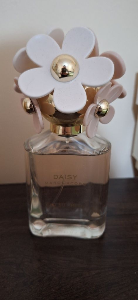 Marc Jacobs Daisy