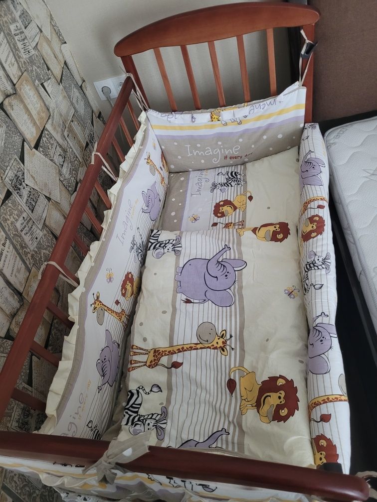 Ліжко дитяче+ матрац, постільна білизна