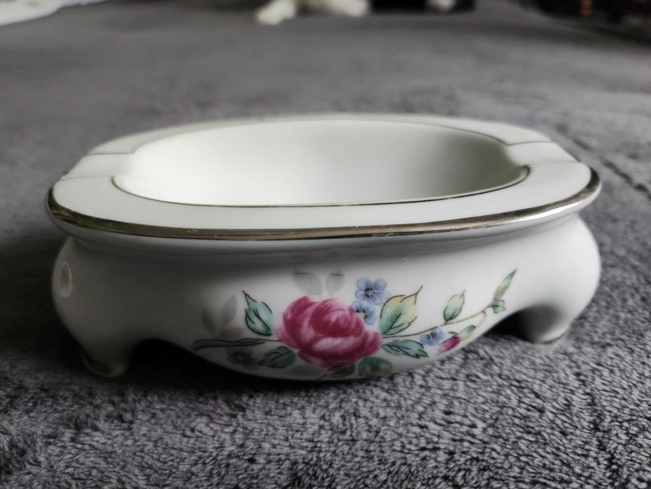 Porcelanowa popielniczka