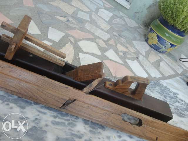 Plaina e outros utensilios de carpinteiro