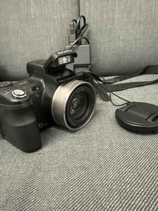 Aparat Sony Cybershot DSC H-9 z ladowarką, bardzo dobry stan