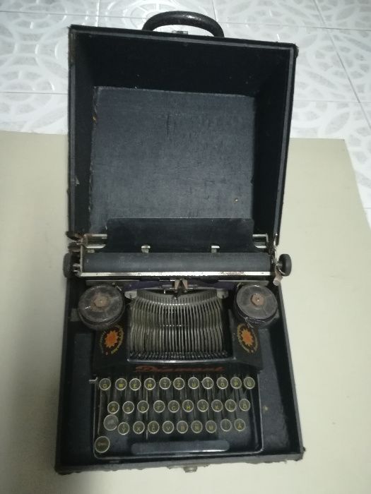 Máquina de escrever Diamont