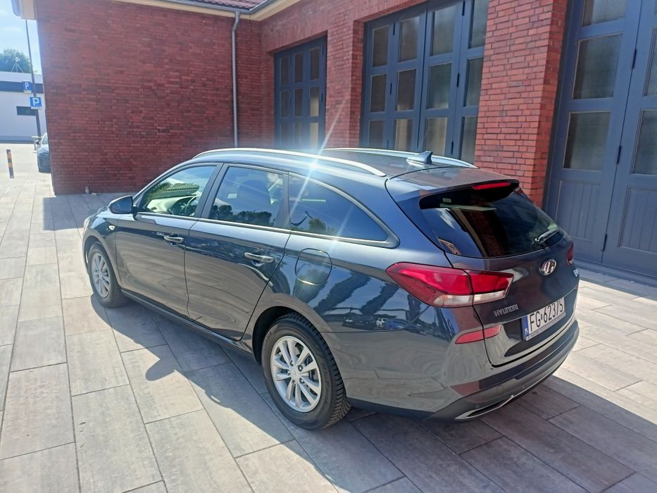 Hyundai i30 kombi wynajem. Auto do wynajęcia wypożyczalnia samochodów