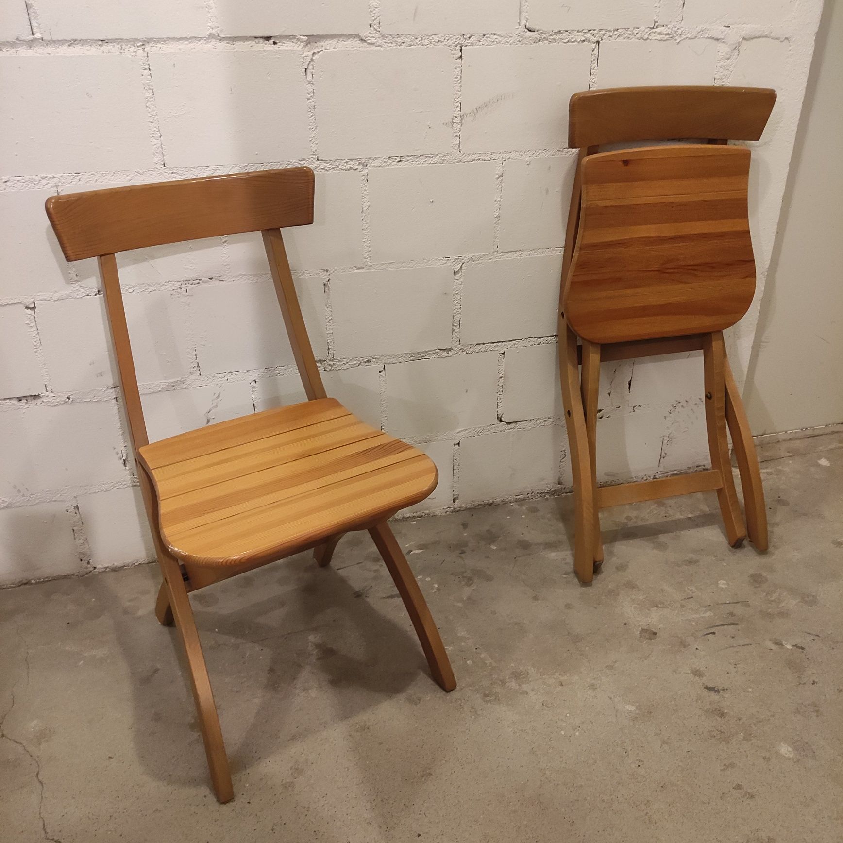 Kpl. 2 krzesła drewniane składane