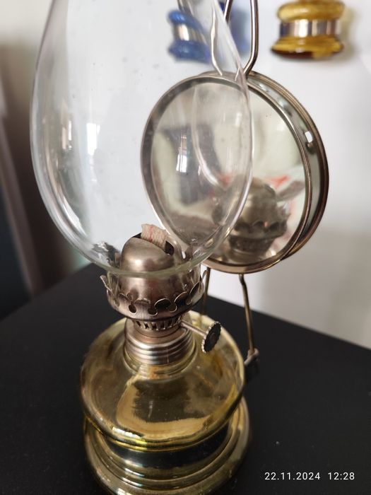 Lampa naftowa PRL rozmiar 8" zielonawożółta.