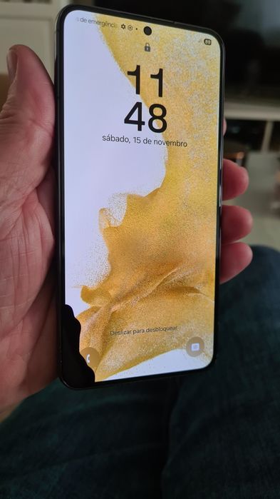 Samsung S22 - vidro danificado