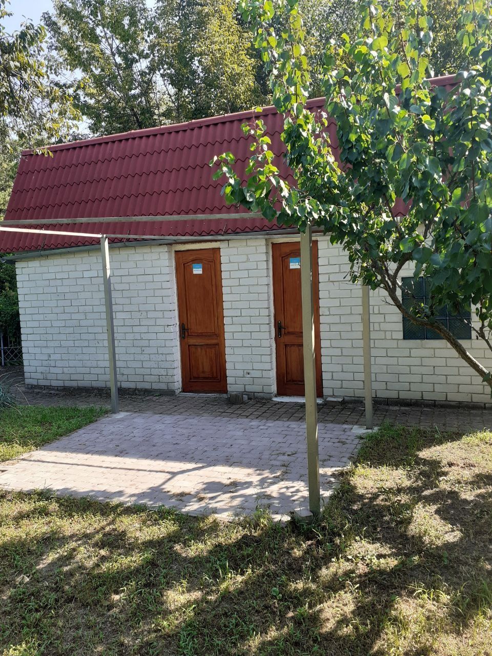 Дача біля озера. 3 км до метро Славутич. Осокорки.