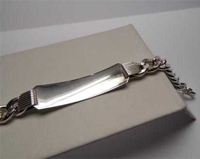 Srebrna bransoletka z płytką Włochy 19,5 cm. 9,5 mm.