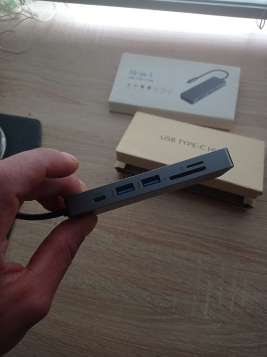 10 in 1 usb c hub model HB025