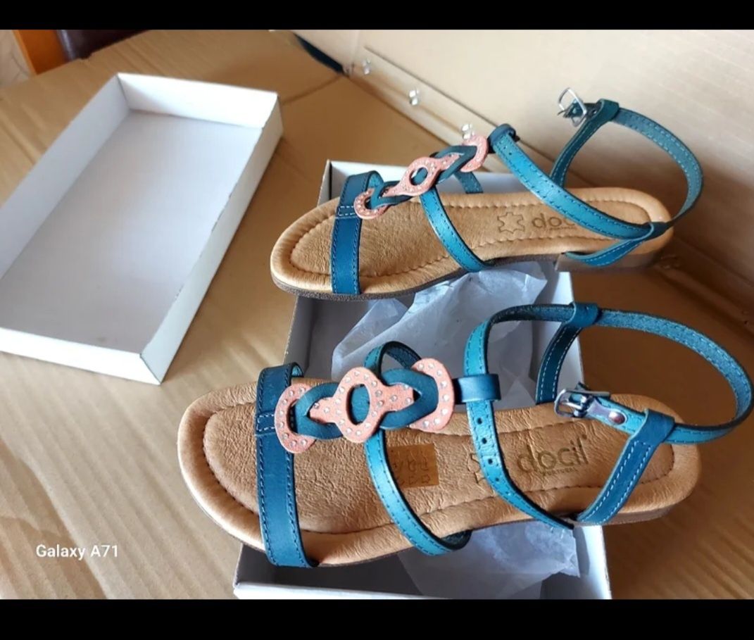 Sandalias rasas de mulher