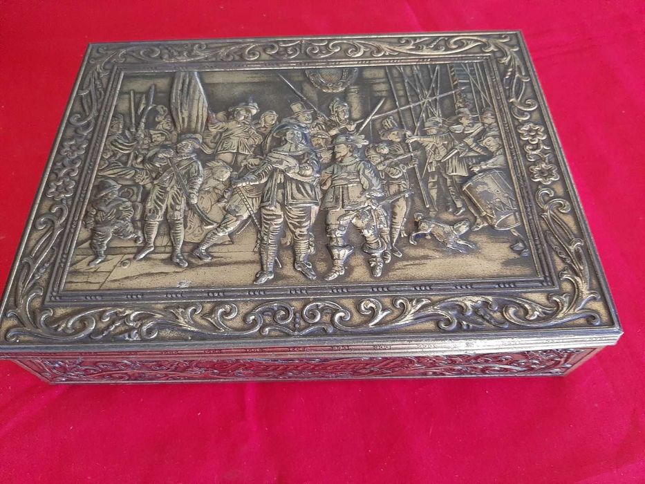 Varias caixas metálicas grandes antigas Vintage