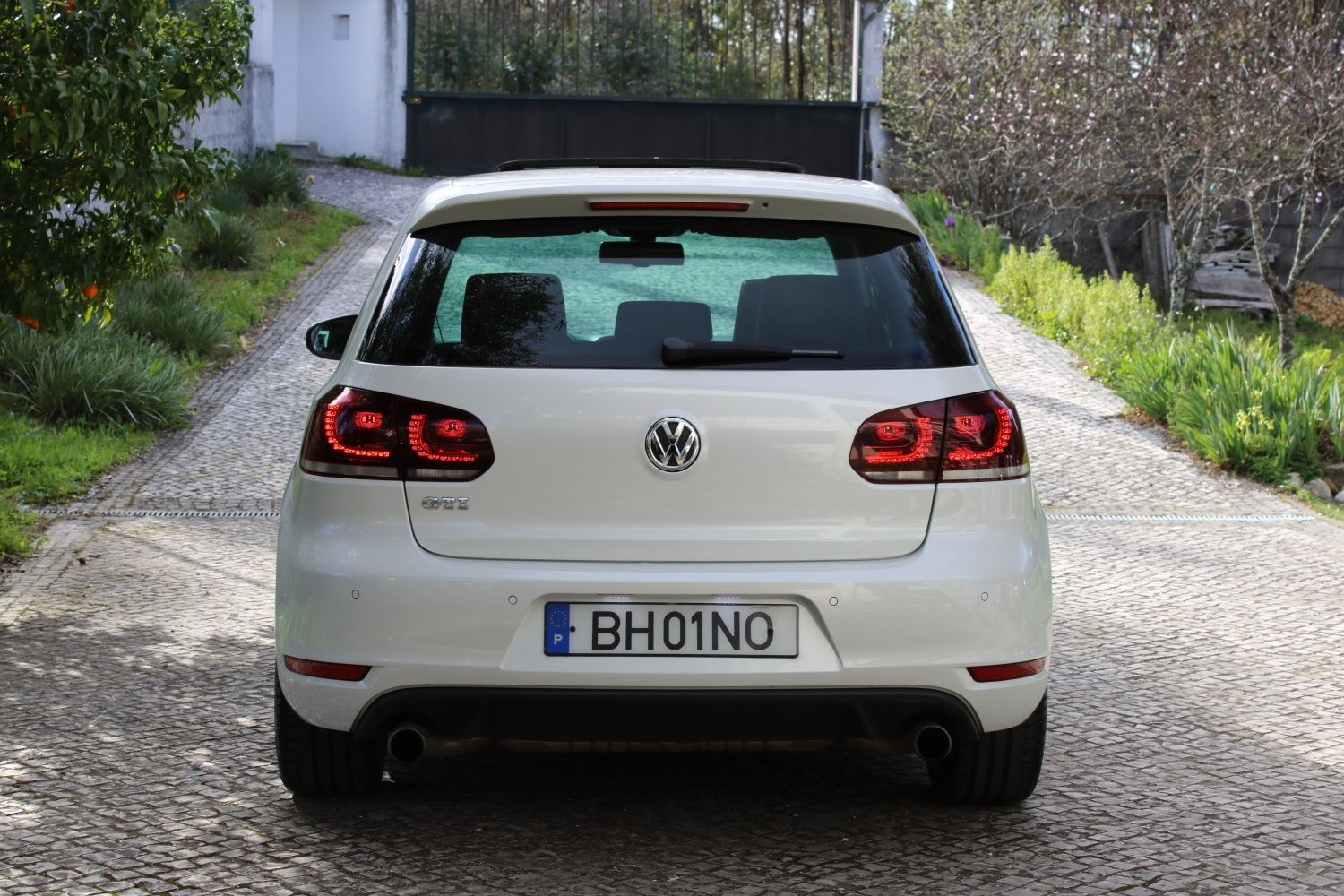 Golf 6 GTI VI DSG *ADIDAS Limited Edition* 2.0 TSI 211CV (235€/mês)