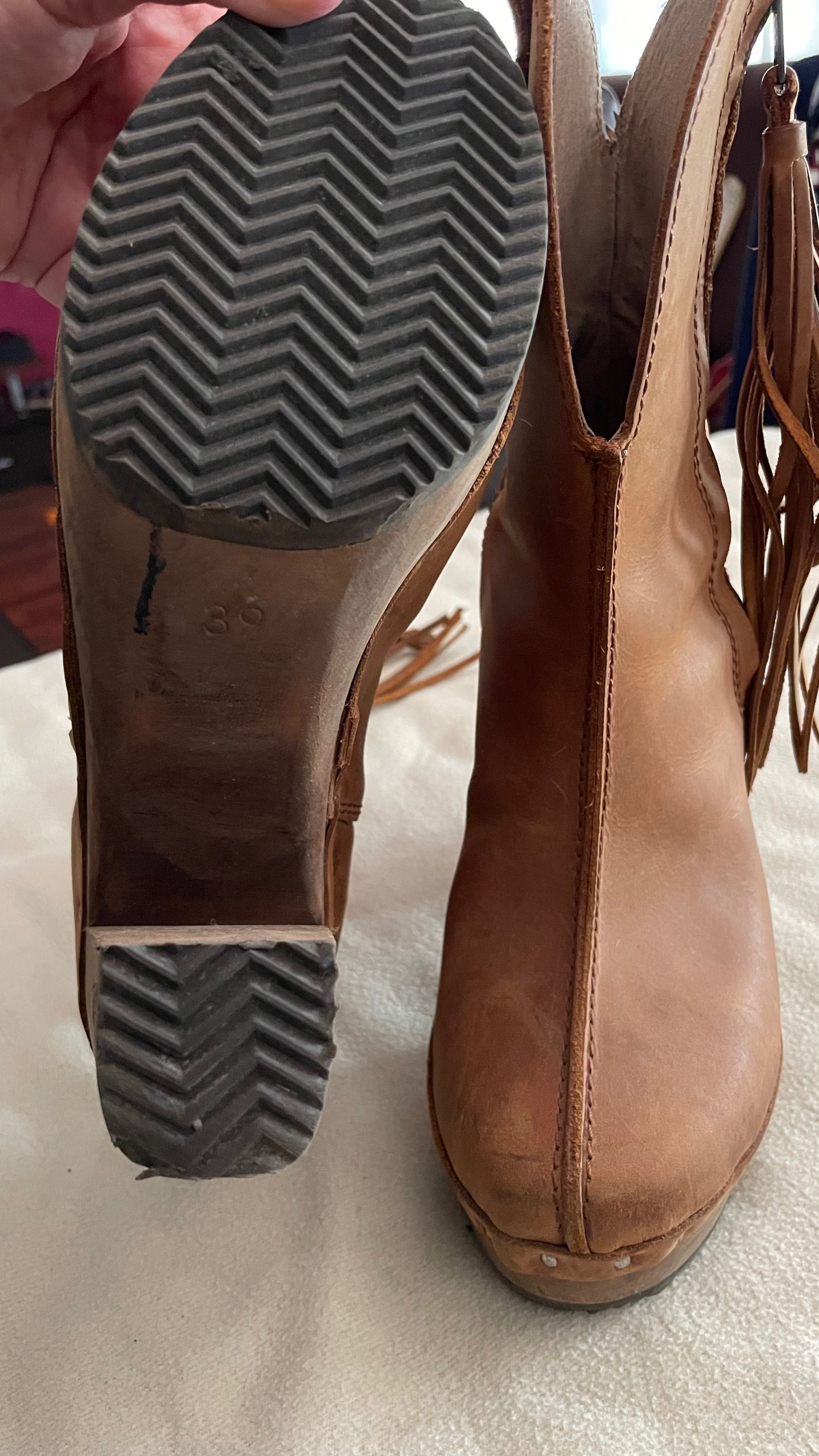 Par de Botas Xuz 39