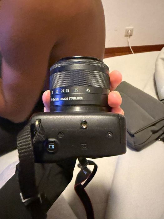 Canon EOS M + Lente EF-M 15-45mm IS STM – bom estado!