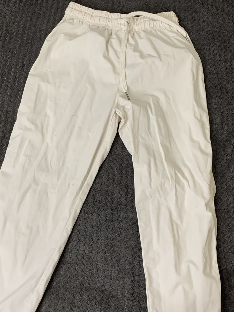 Дуже легкі штани білі