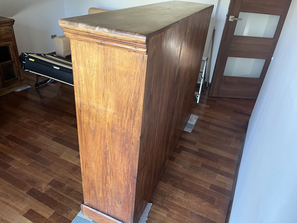 Almi decor, Masywny regal/biblioteczka z drewna egzotycznego