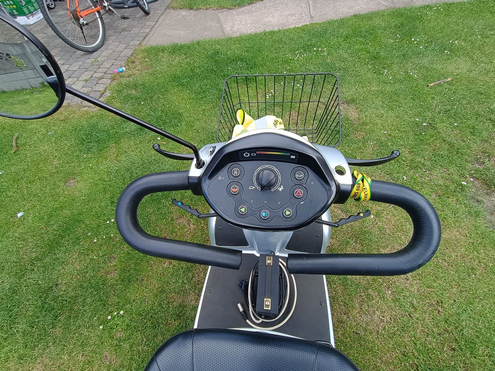 Skuter inwalidzki elektryczny Invacare Orion