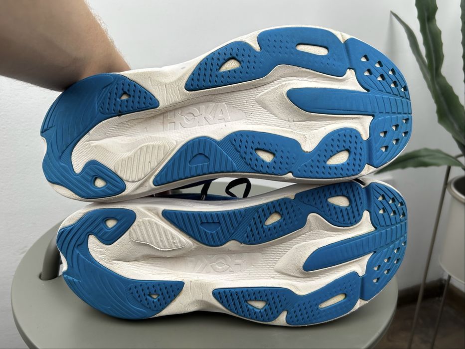 Оригінал! Кросівки Hoka Skyflow 44 розмір 03950