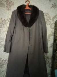 Пальто женское зимнее, шерстяное с норковым воротником 90-х