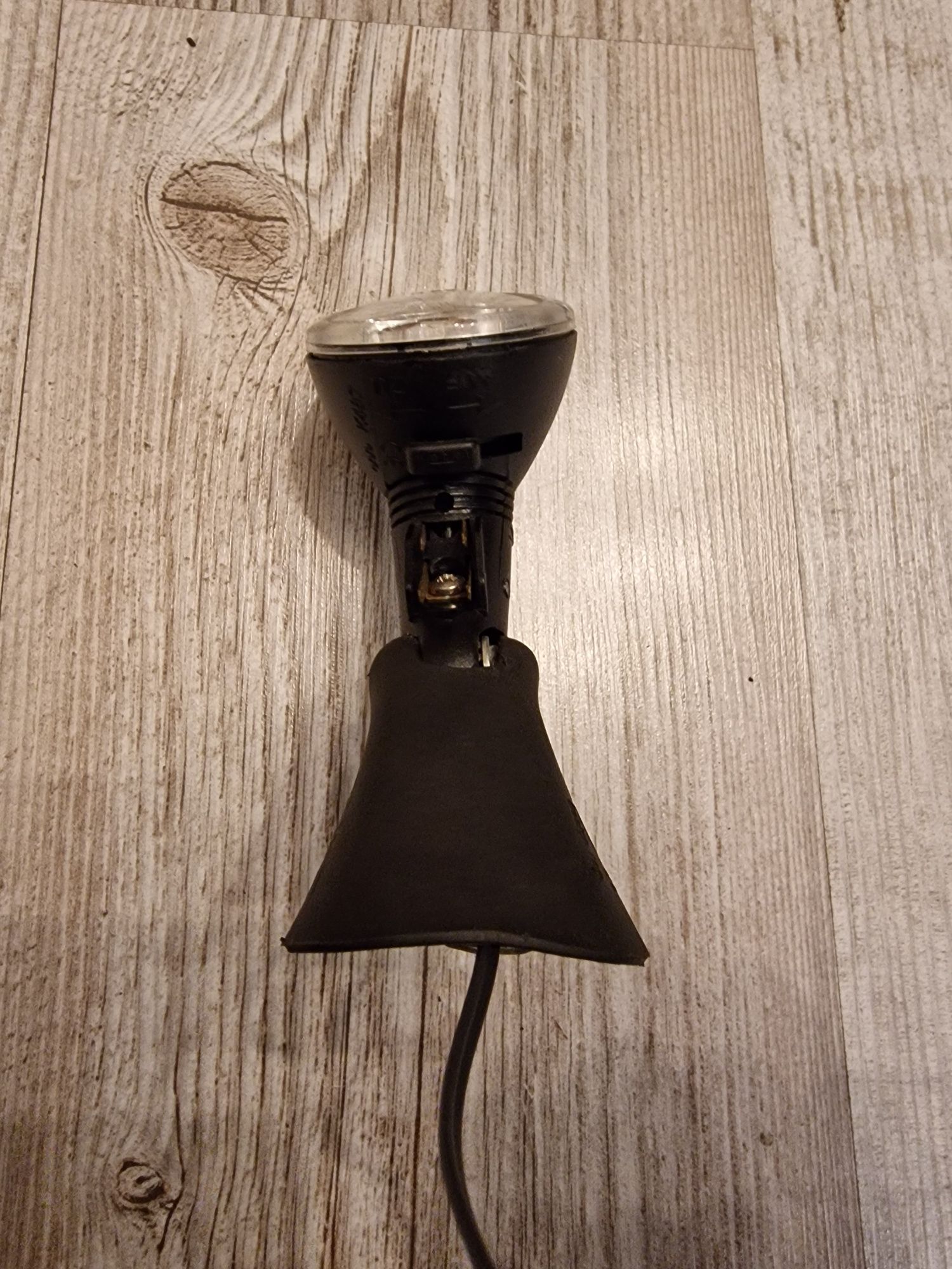 Lampa lampka rowerowa przednia pod prądnicę