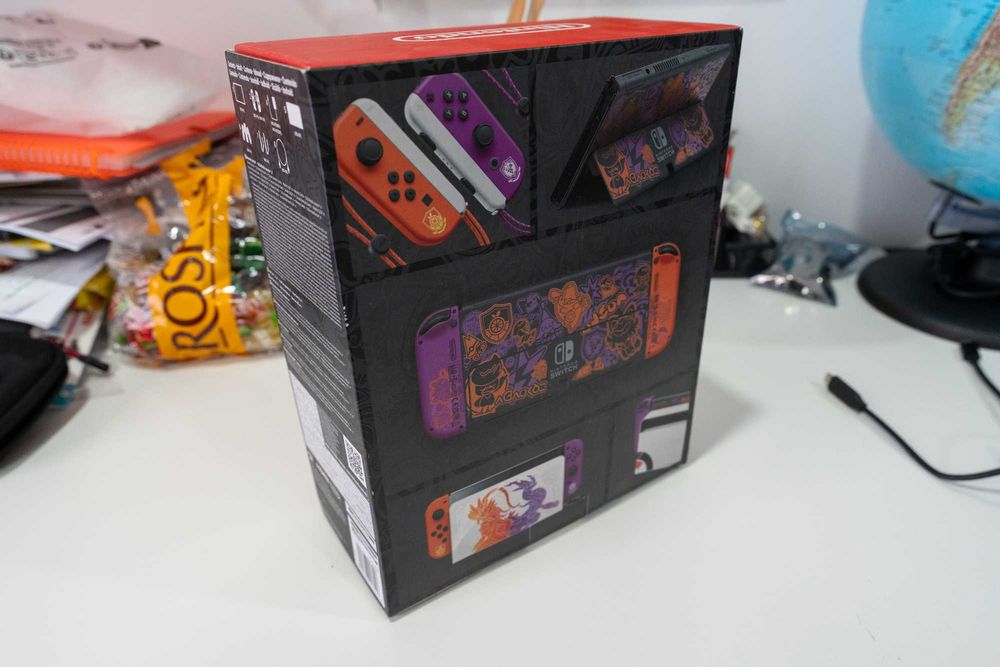 Nintendo Switch OLED Edição Pokémon Scarlet & Violet + Bolsa Tomtoc