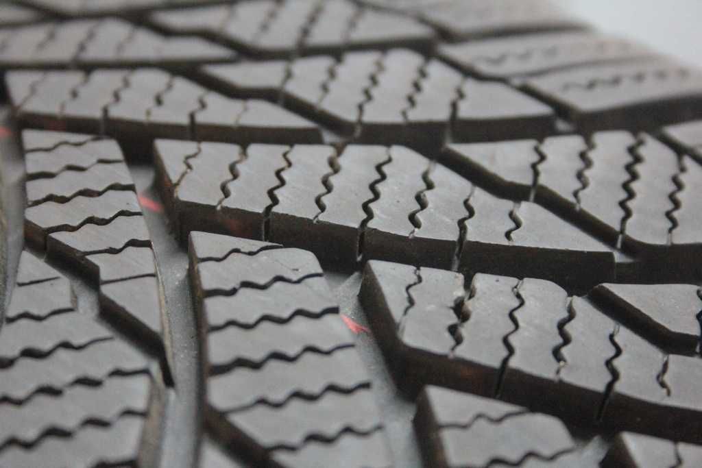 215/65/16 Firestone WinterHawk 4 215/65 R16 102H XL 2021r