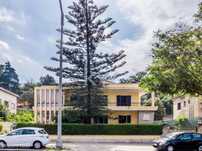 Exclusiva Moradia T9 na Prestigiada Av. Gago Coutinho, Lisboa