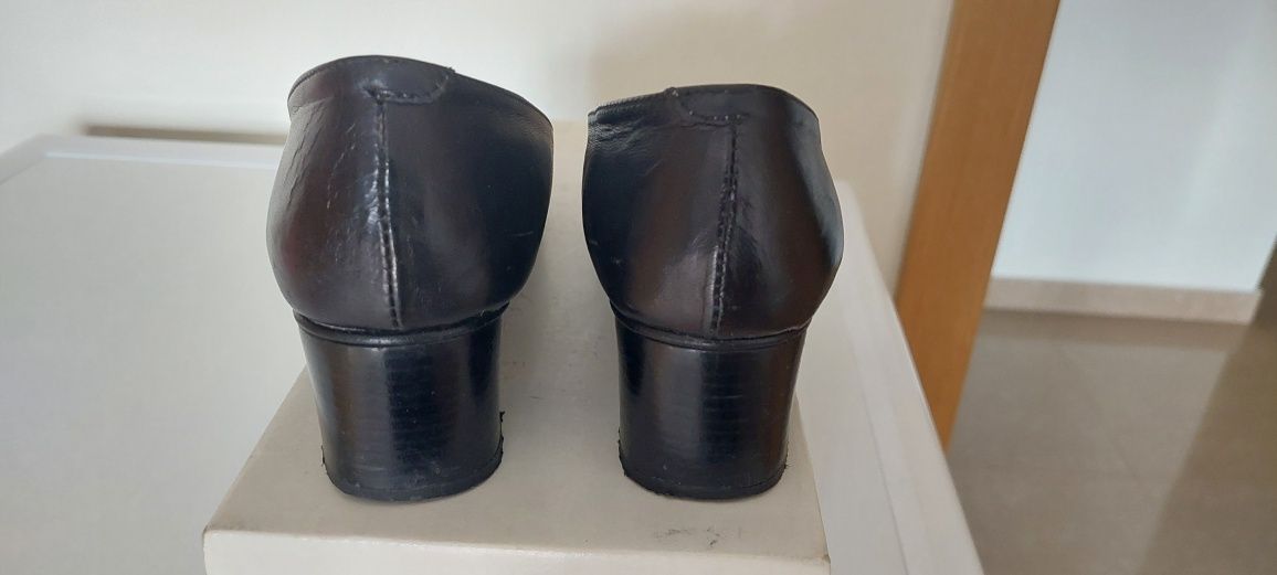 Sapatos traje académico tamanho 35