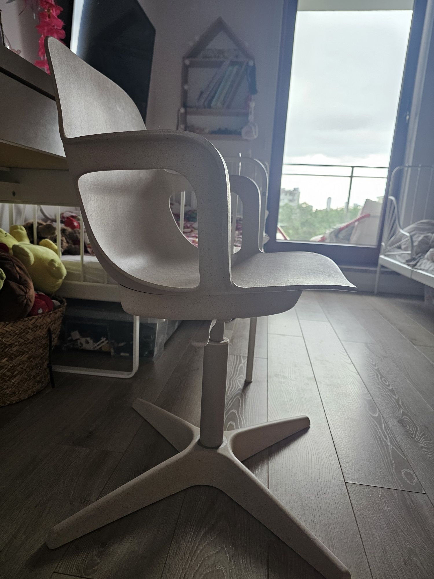 2 krzesła ikea do biurka