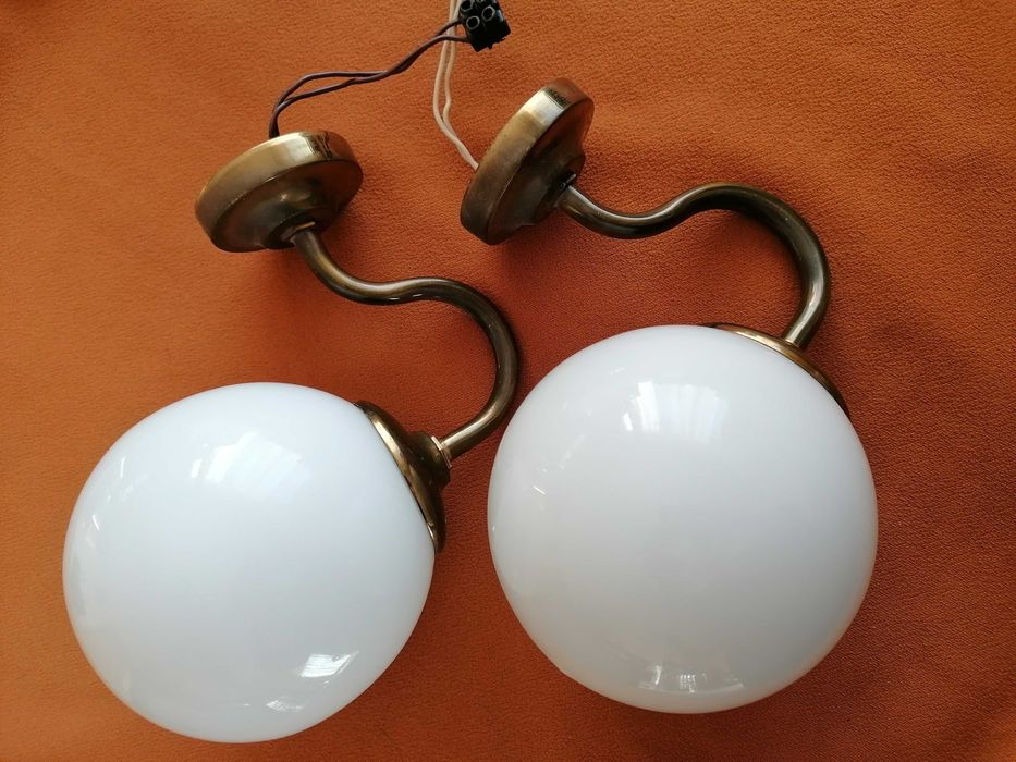 Kinkiet Ścienny Metalowy, Mleczny Biały Szklany Klosz. Dwie lampy.