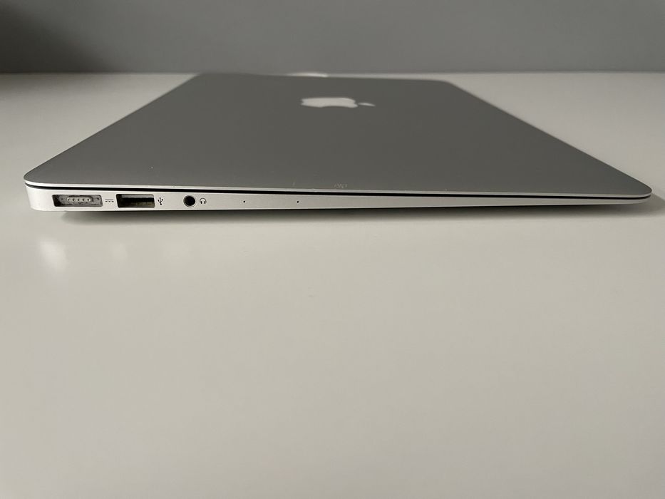 MacBook Air 13 2015 Intel Core i5 8GB RAM 128GB SSD Silver