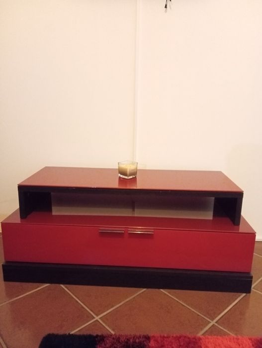 2 Moveis de sala em vermelho