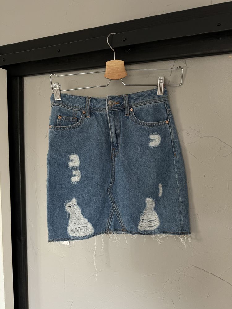 dżinsowa mini spódnica z przetarciami H&M