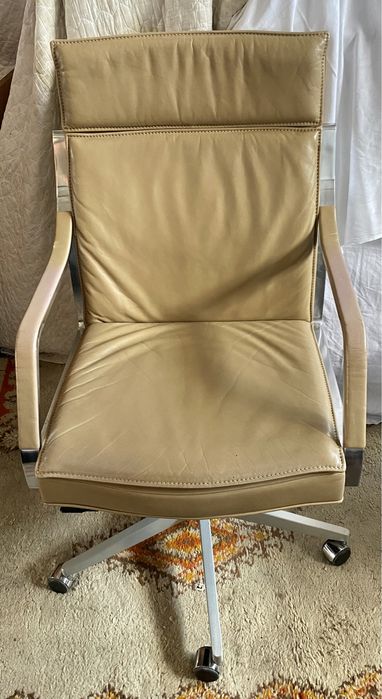 Skórzany fotel biurowy w stylu vintage